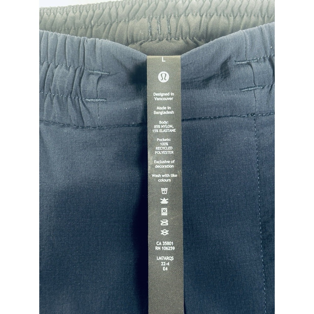 Lulumon‎ Shorts Mens Navy Elastic Waistband Pockets Size L